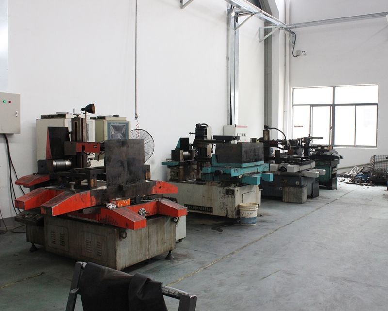 Wire cutting machine