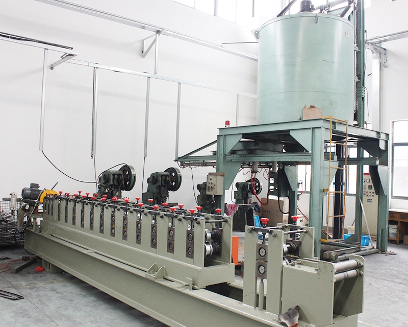 Guide rail forming machine