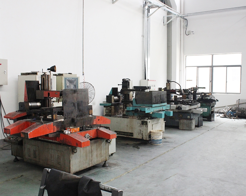 Wire cutting machine